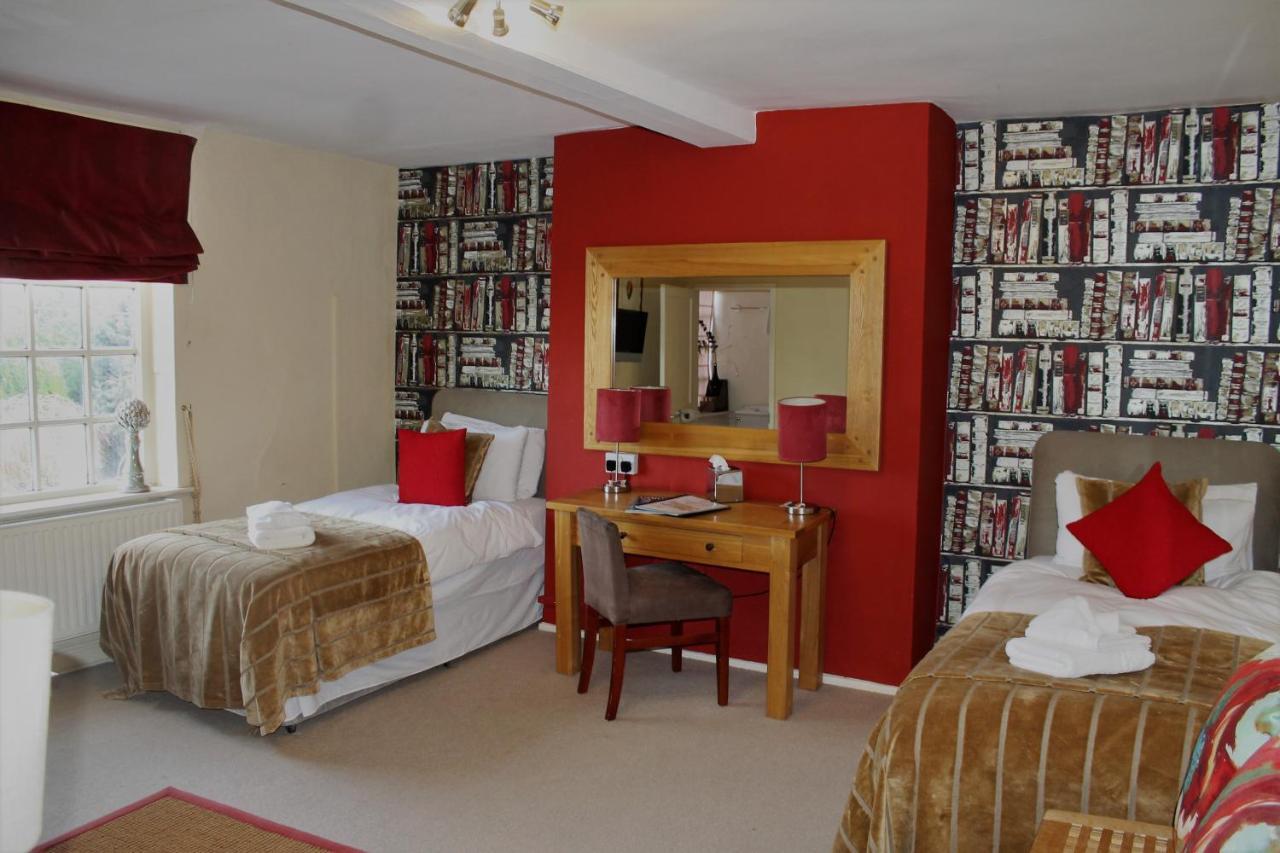 The Queens Head Hotel 4*